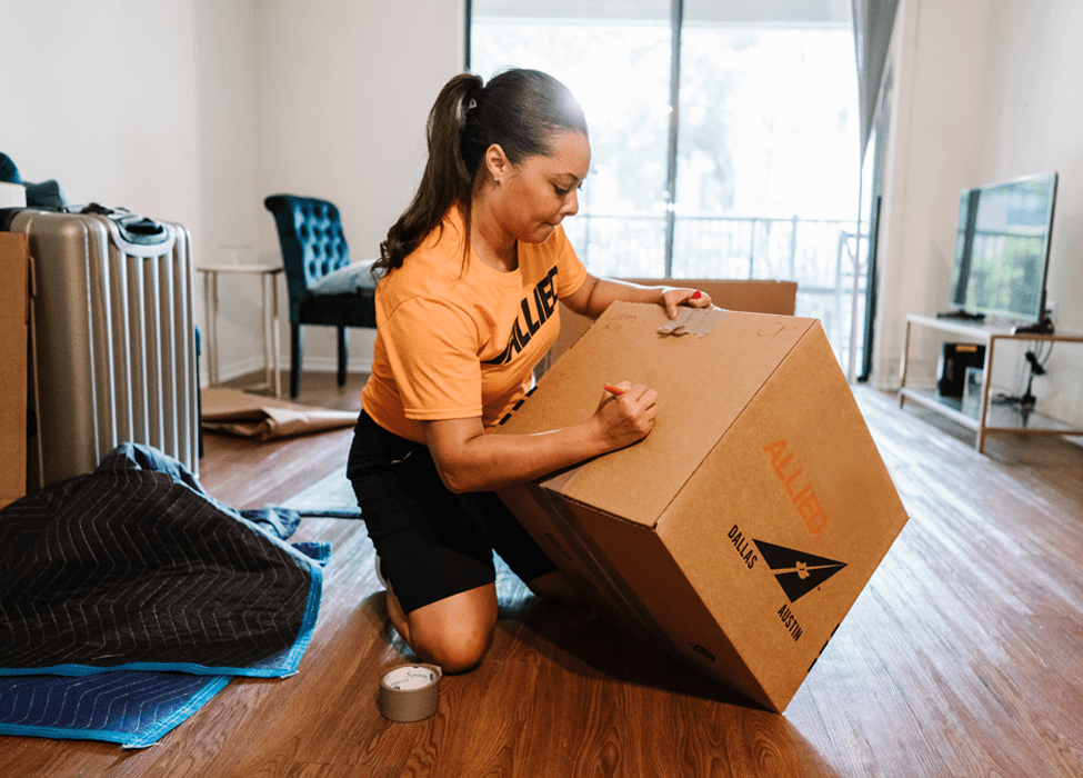 Piepho Moving & Storage worker. Byron Movers - Piepho Moving & Storage