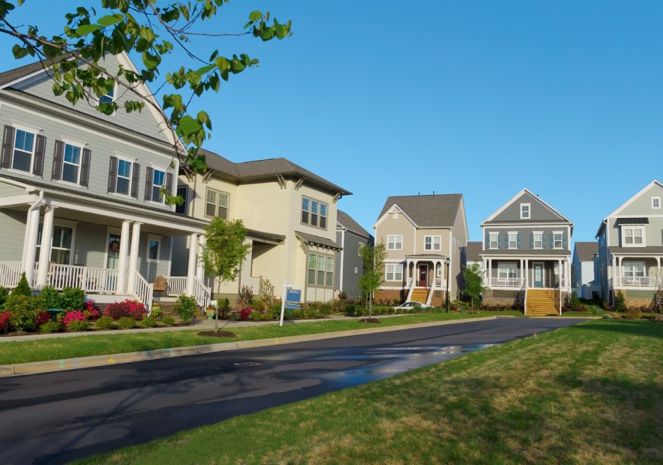 Suburban neighborhood street. Tonka Bay, MN Movers - Piepho Moving & Storage