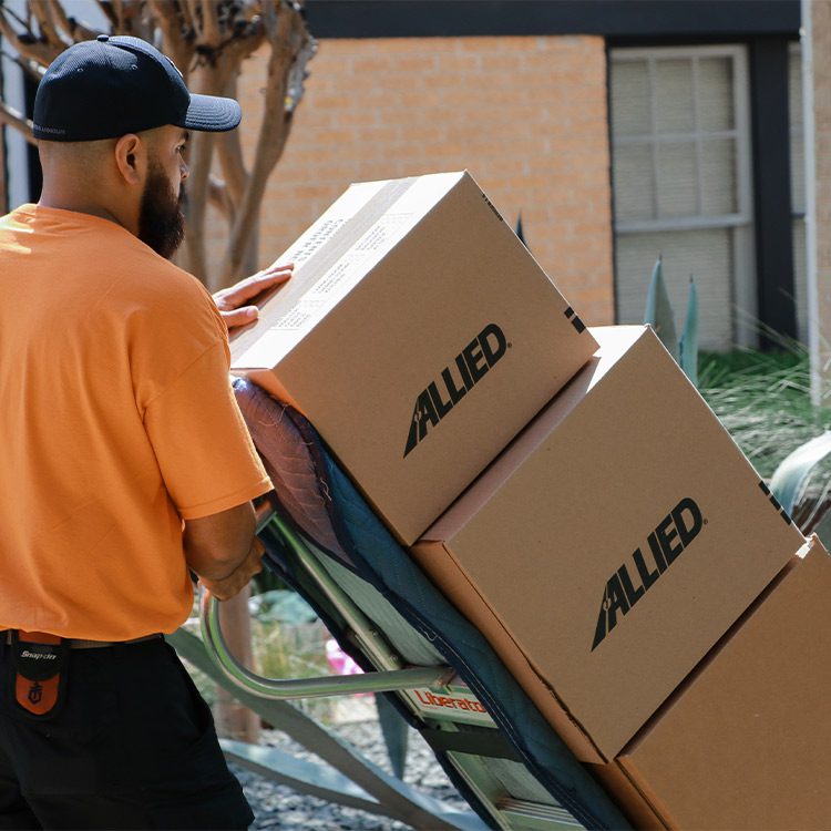 Atlas Allied mover downloading boxes. Piepho moving from Minneapolis