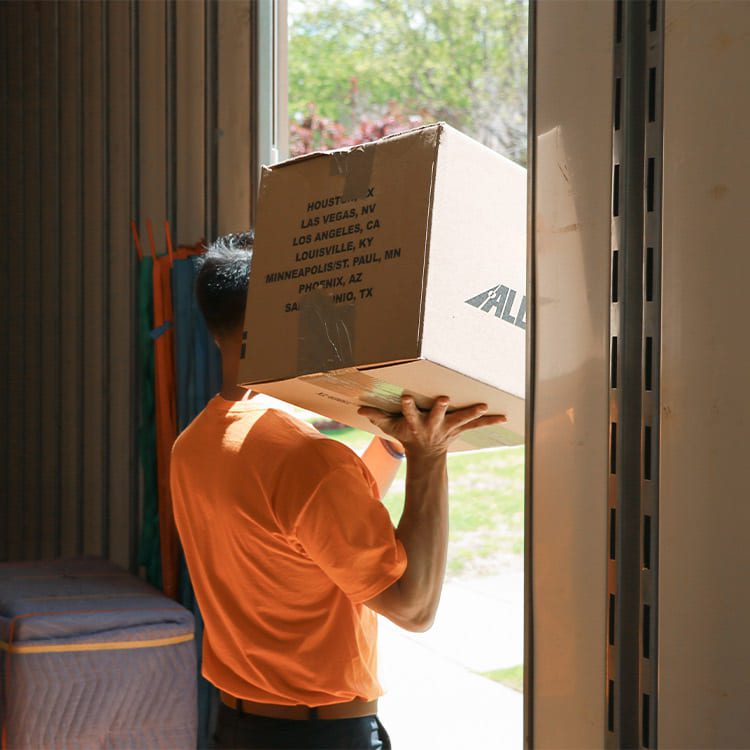 Piepho mover with a box in a relocation